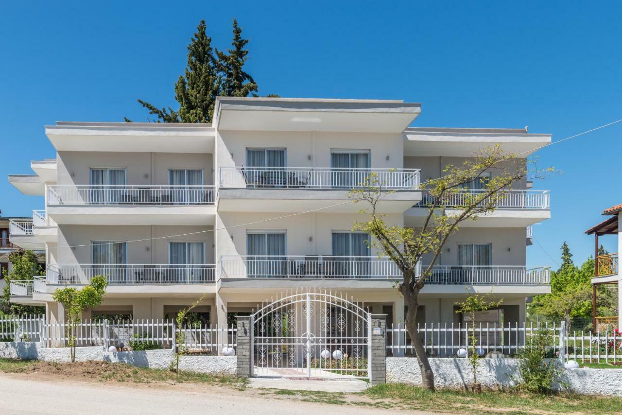 Georgalas Rest Apartments Nea Kallikrateia Eksteriør billede