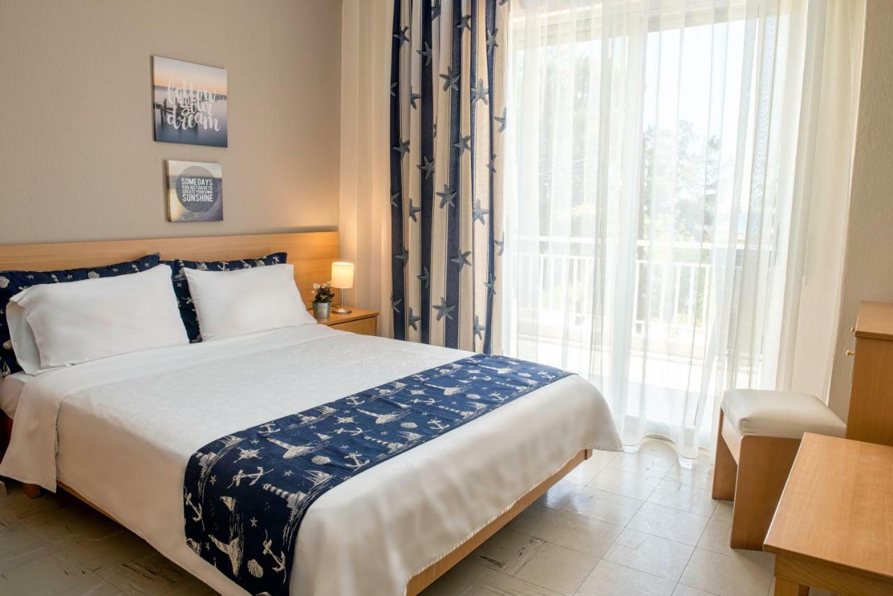Georgalas Rest Apartments Nea Kallikrateia Eksteriør billede
